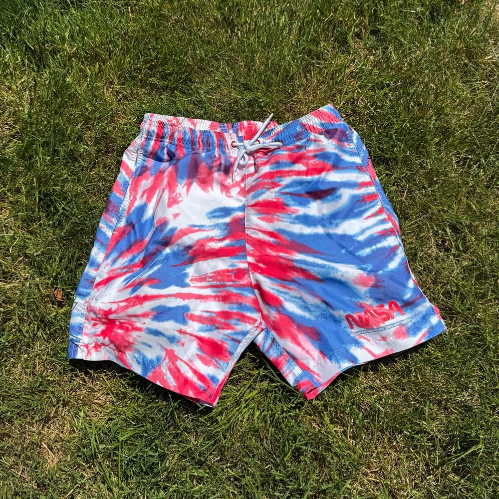 Mens 7” Inseam Size Small Swim Trunks Red White Blue Tie-Dye 4th of July Shorts